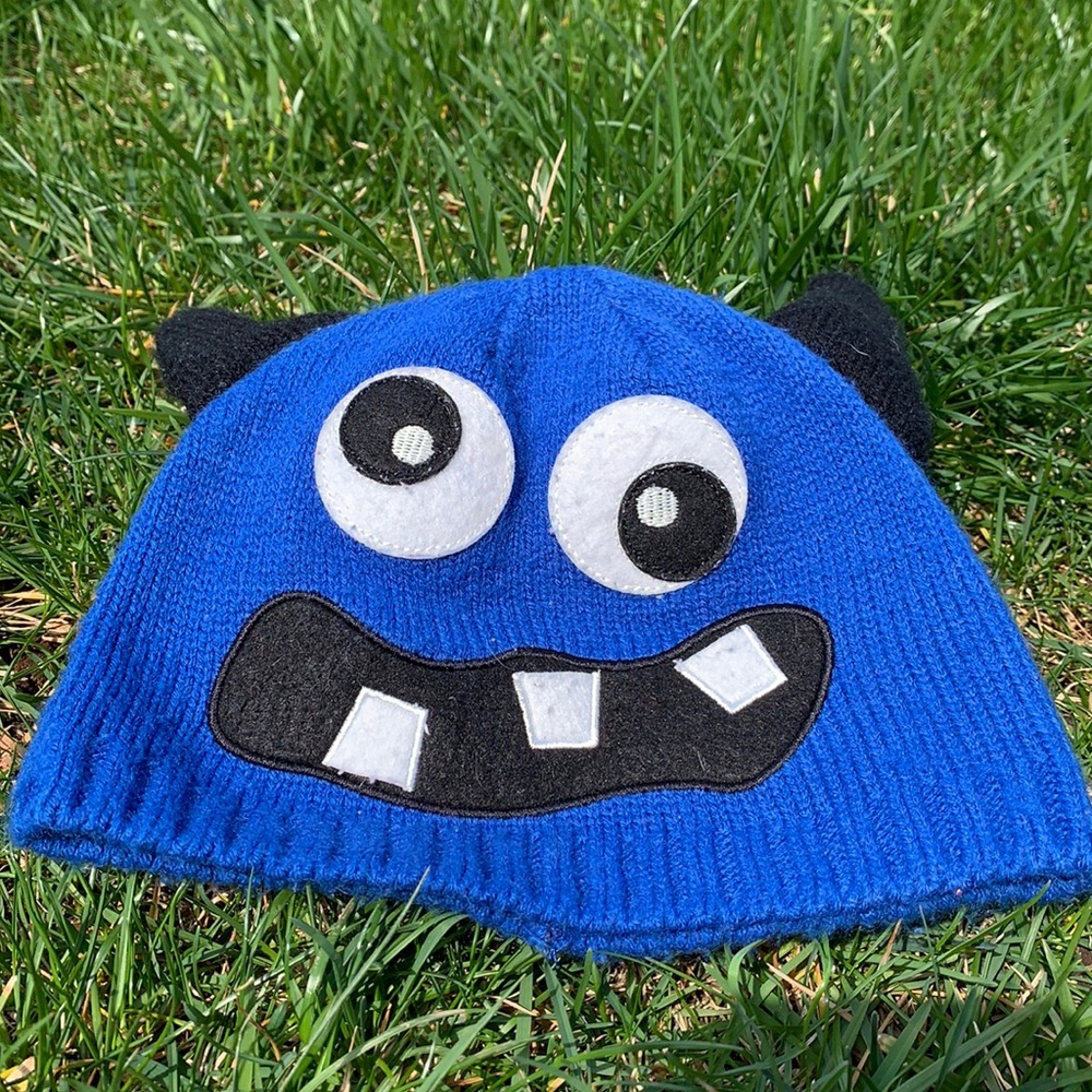 Googly eye monster hat